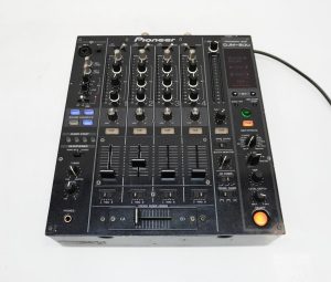 Pioneer (DJM800) 4-Channel High-End Digital Mixer